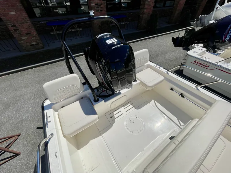 Slide: The Image of Boston Whaler 170 Montauk 2026 - 3