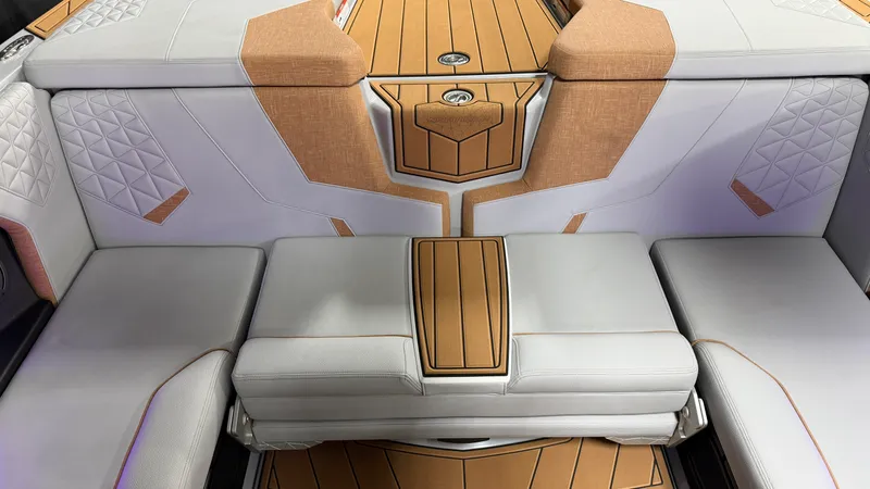 Slide: The Image of Nautique Super Air Nautique GS22 2026 - 37