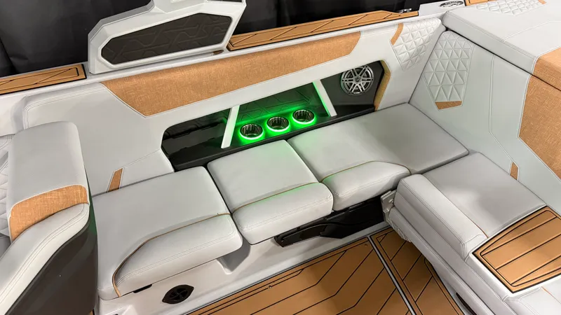 Slide: The Image of Nautique Super Air Nautique GS22 2026 - 24