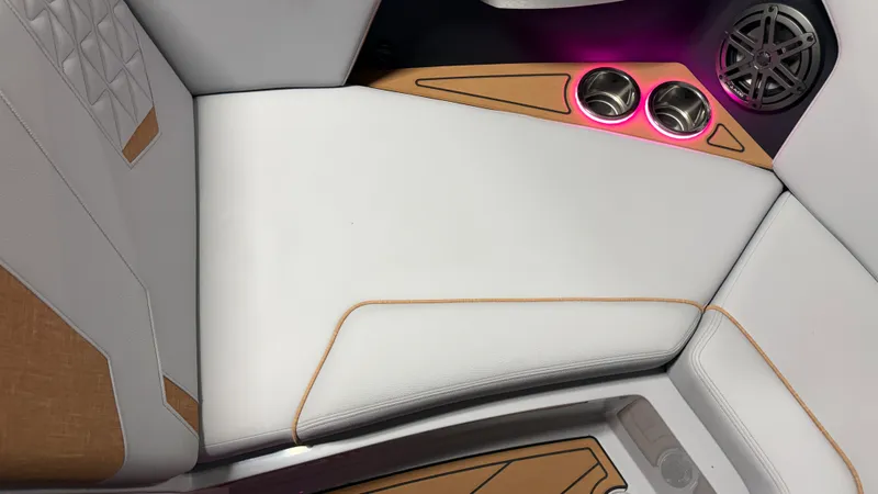 Slide: The Image of Nautique Super Air Nautique GS22 2026 - 88