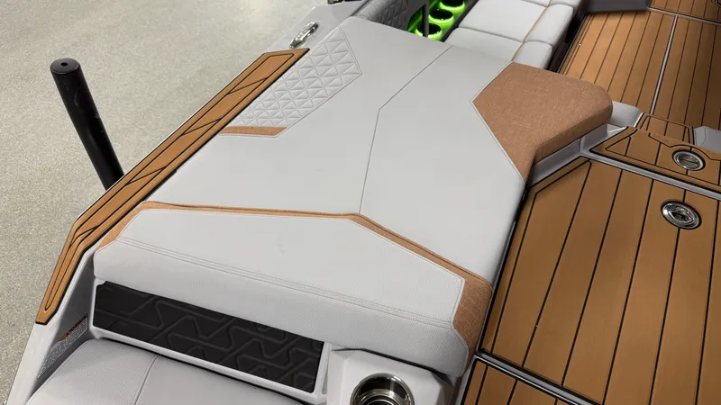 Slide: The Image of Nautique Super Air Nautique GS22 2026 - 11