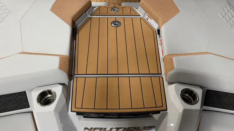 Slide: The Image of Nautique Super Air Nautique GS22 2026 - 17