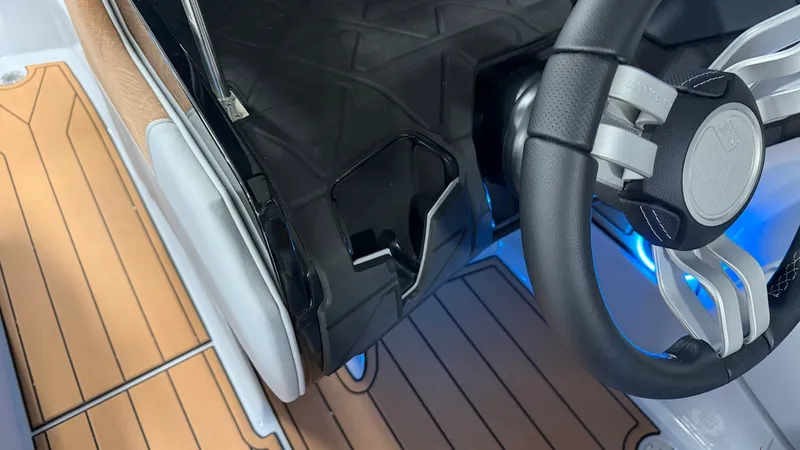 Slide: The Image of Nautique Super Air Nautique GS22 2026 - 77