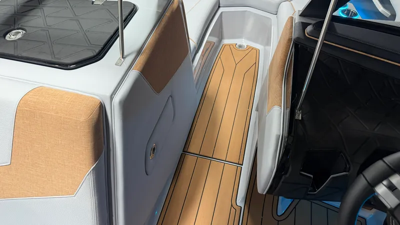 Slide: The Image of Nautique Super Air Nautique GS22 2026 - 80