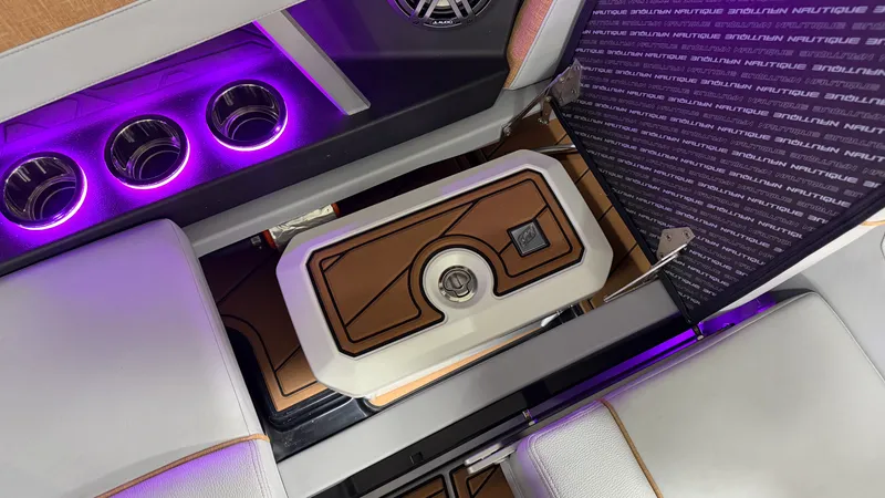 Slide: The Image of Nautique Super Air Nautique GS22 2026 - 36