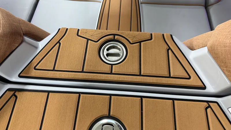 Slide: The Image of Nautique Super Air Nautique GS22 2026 - 18