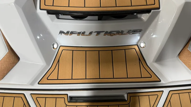 Slide: The Image of Nautique Super Air Nautique GS22 2026 - 16