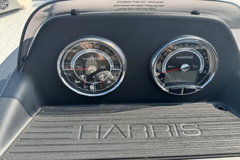 Slide: The Image of Harris 230 Cruiser 2025 - 13