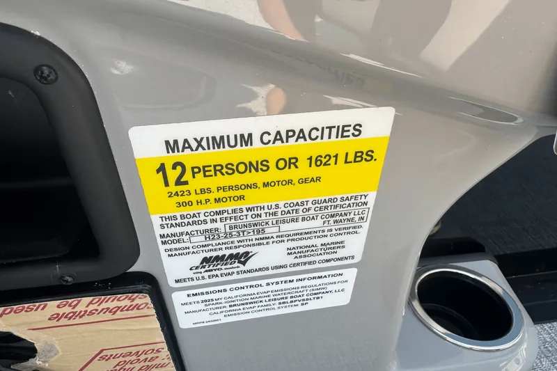 Slide: The Image of Harris 230 Cruiser 2025 - 14