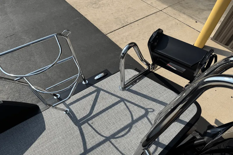 Slide: The Image of Harris 230 Cruiser 2025 - 21