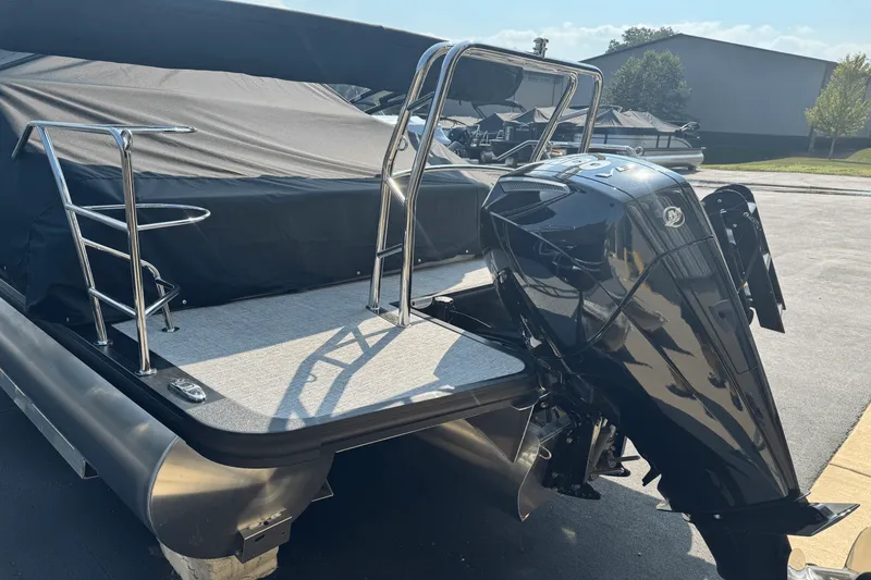 Slide: The Image of Harris 230 Cruiser 2025 - 3