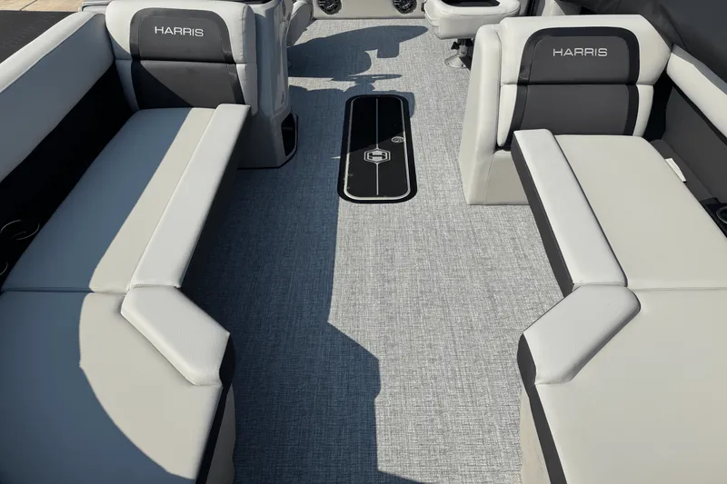 Slide: The Image of Harris 230 Cruiser 2025 - 4