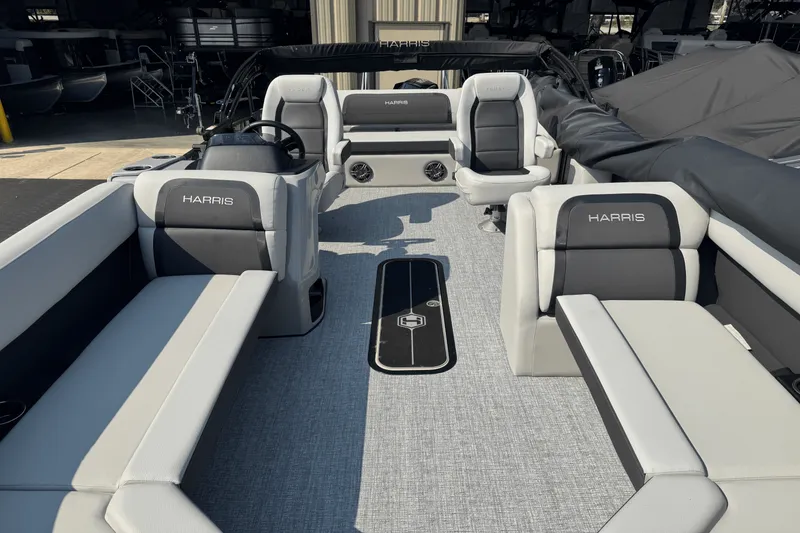 Slide: The Image of Harris 230 Cruiser 2025 - 5