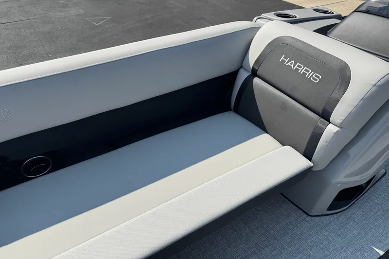 Slide: The Image of Harris 230 Cruiser 2025 - 7