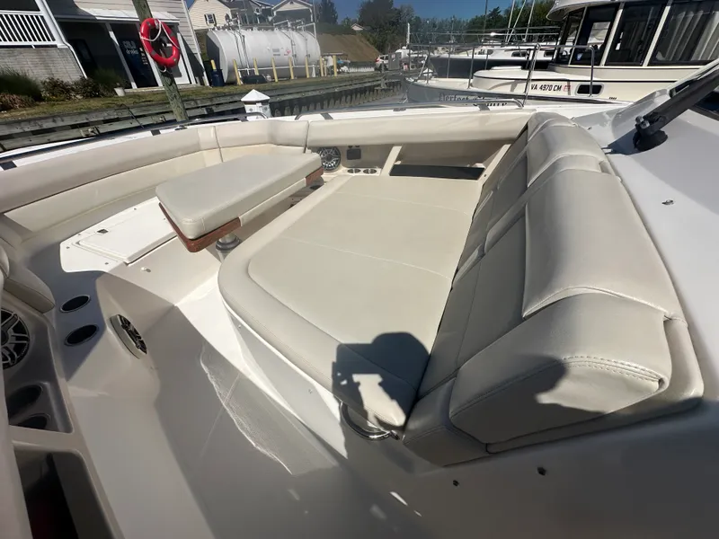 Slide: The Image of Boston Whaler 350 Realm 2019 - 30