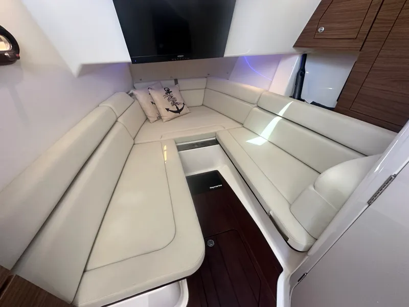 Slide: The Image of Boston Whaler 350 Realm 2019 - 34