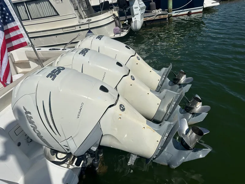 Slide: The Image of Boston Whaler 350 Realm 2019 - 15