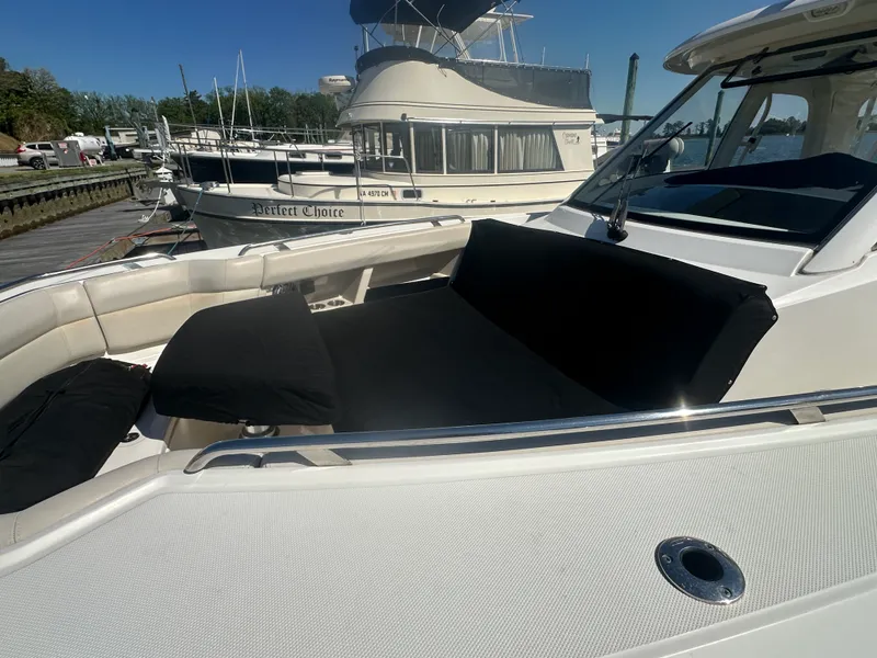 Slide: The Image of Boston Whaler 350 Realm 2019 - 11