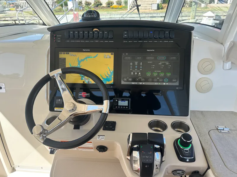 Slide: The Image of Boston Whaler 350 Realm 2019 - 28
