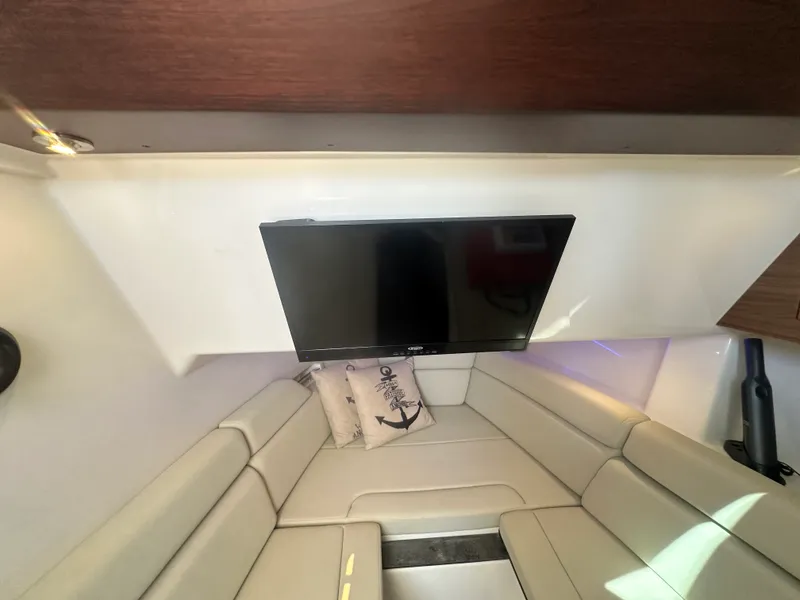Slide: The Image of Boston Whaler 350 Realm 2019 - 36