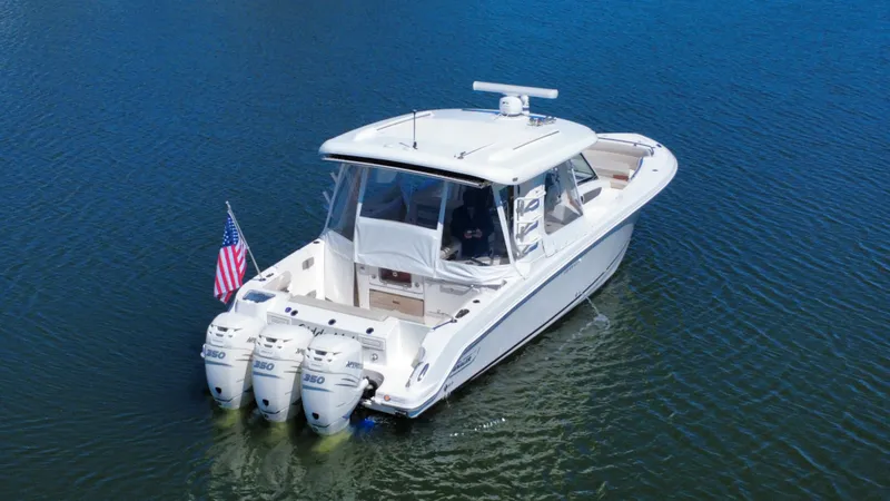 Slide: The Image of Boston Whaler 350 Realm 2019 - 9