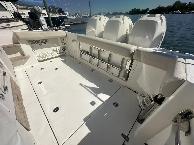Slide: The Image of Boston Whaler 350 Realm 2019 - 17