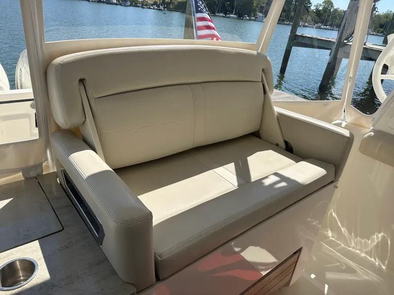 Slide: The Image of Boston Whaler 350 Realm 2019 - 22