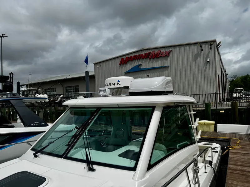 Slide: The Image of Boston Whaler 315 CONQUEST 2016 - 2