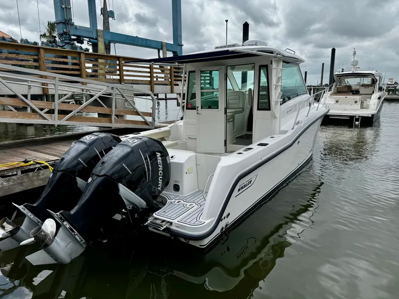 Slide: The Image of Boston Whaler 315 CONQUEST 2016 - 3