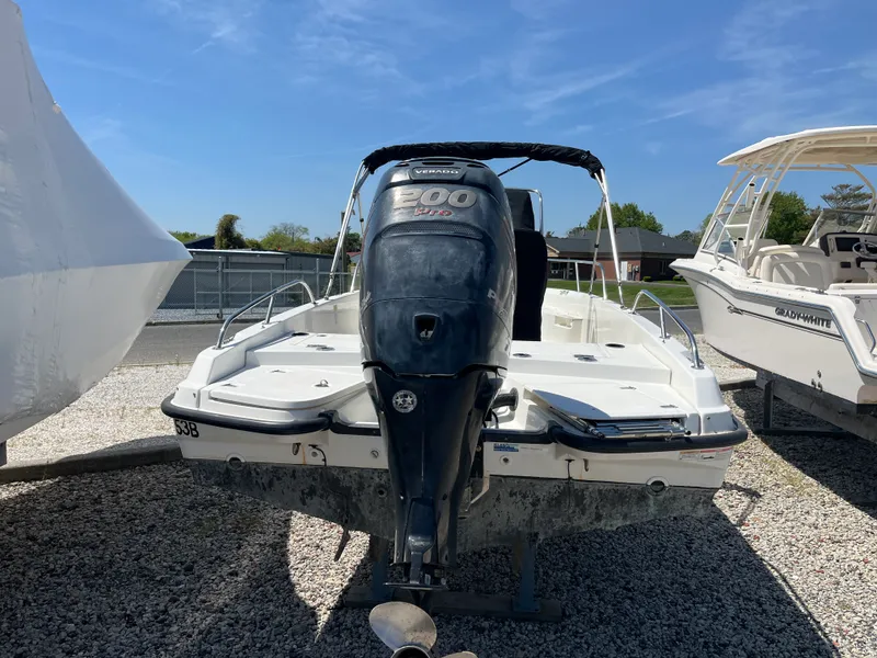 Slide: The Image of Boston Whaler 210 DAUNTLESS 2017 - 3