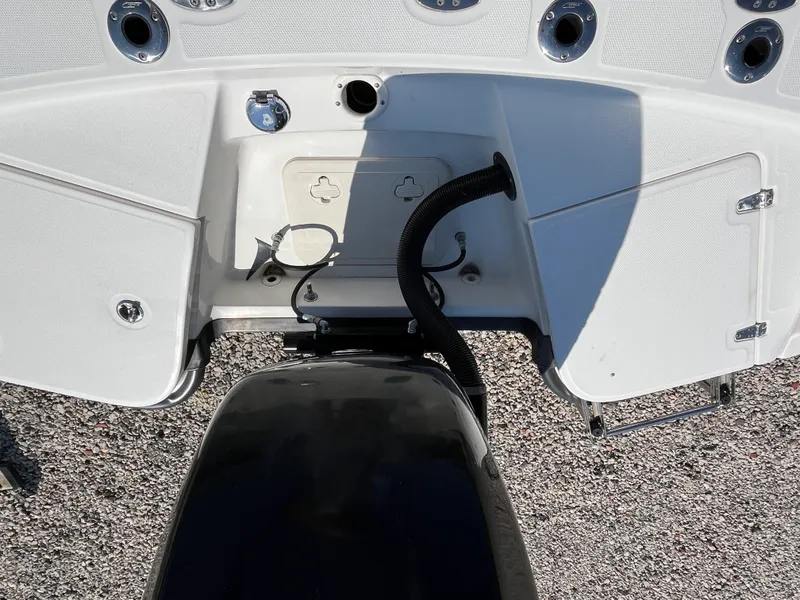 Slide: The Image of Boston Whaler 210 DAUNTLESS 2017 - 6