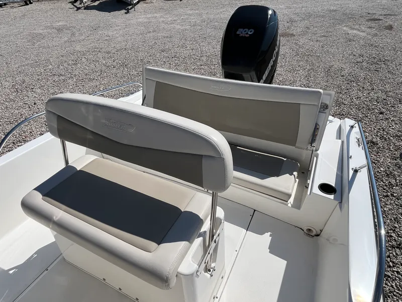 Slide: The Image of Boston Whaler 210 DAUNTLESS 2017 - 5