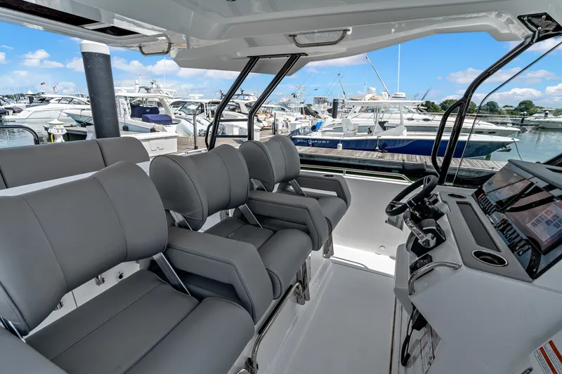 Slide: The Image of Cruisers 38 VTR 2026 - 15