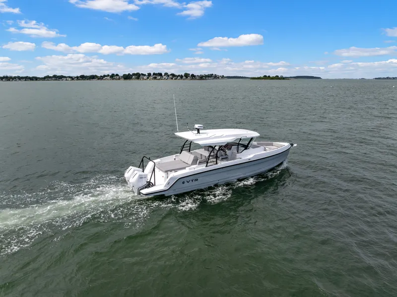 Slide: The Image of Cruisers 38 VTR 2026 - 38