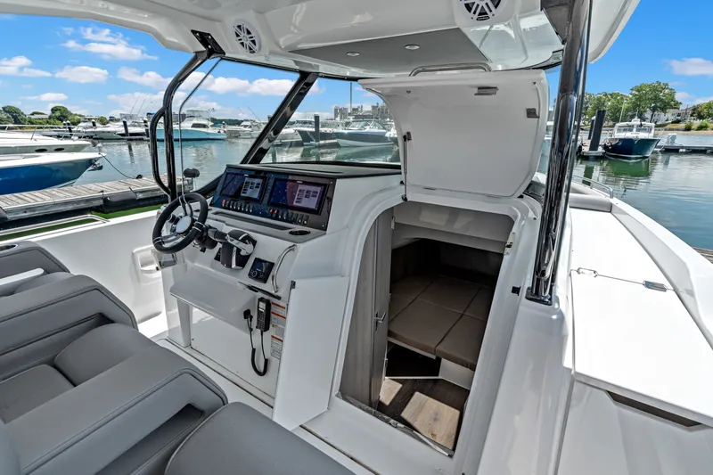Slide: The Image of Cruisers 38 VTR 2026 - 23