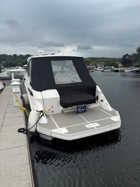 Slide: The Image of Sea Ray Sundancer 320 2026 - 1