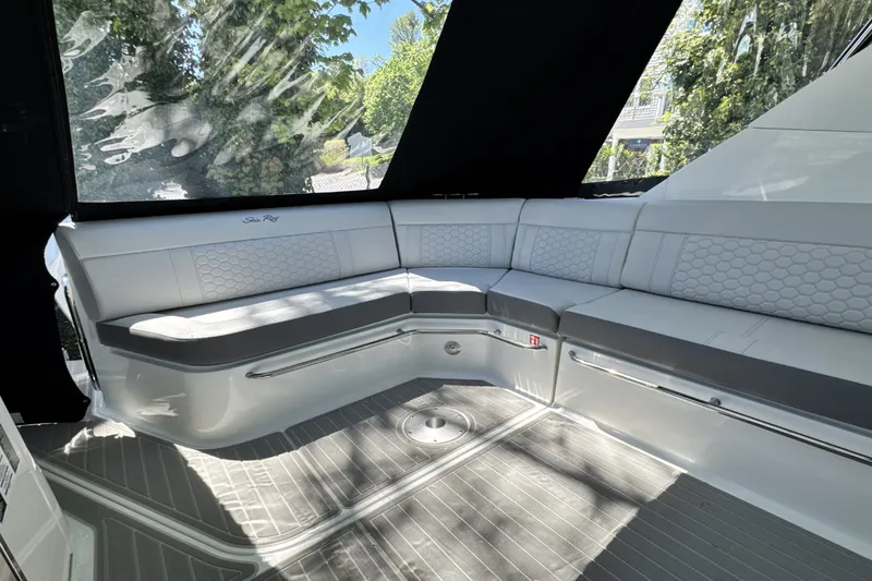 Slide: The Image of Sea Ray Sundancer 320 Outboard 2026 - 13