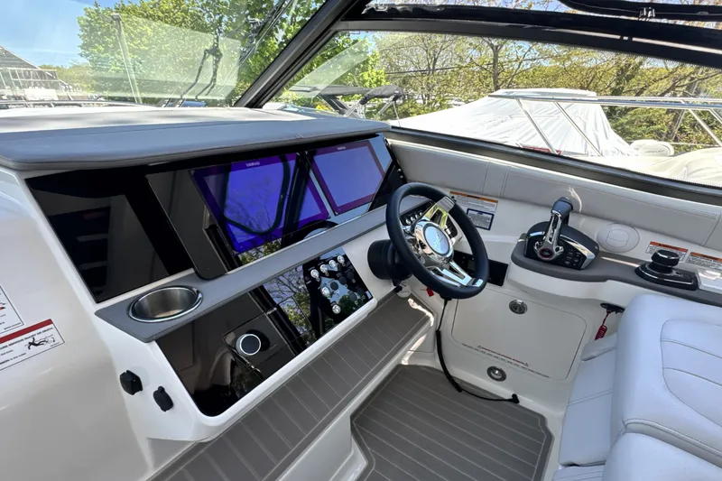Slide: The Image of Sea Ray Sundancer 320 Outboard 2026 - 26