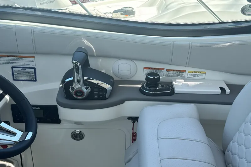 Slide: The Image of Sea Ray Sundancer 320 Outboard 2026 - 27