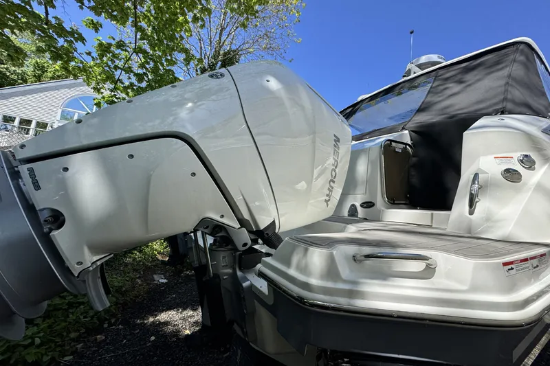 Slide: The Image of Sea Ray Sundancer 320 Outboard 2026 - 4