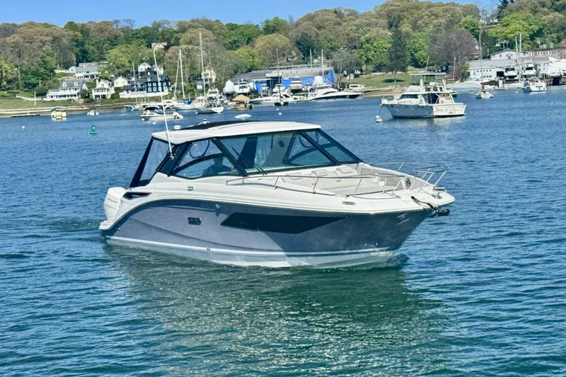 Slide: The Image of Sea Ray Sundancer 320 Outboard 2026 - 48