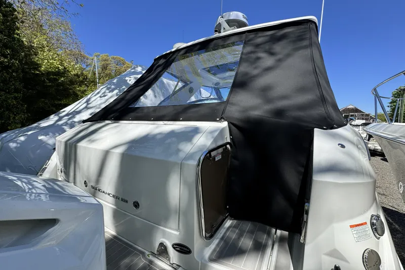 Slide: The Image of Sea Ray Sundancer 320 Outboard 2026 - 6