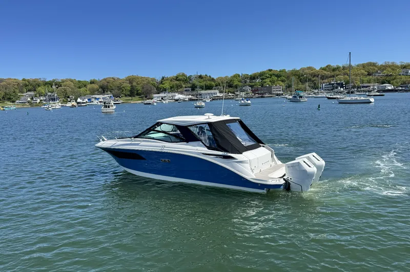 Slide: The Image of Sea Ray Sundancer 320 Outboard 2026 - 2