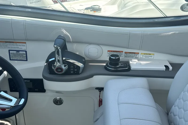 Slide: The Image of Sea Ray Sundancer 320 Outboard 2026 - 24