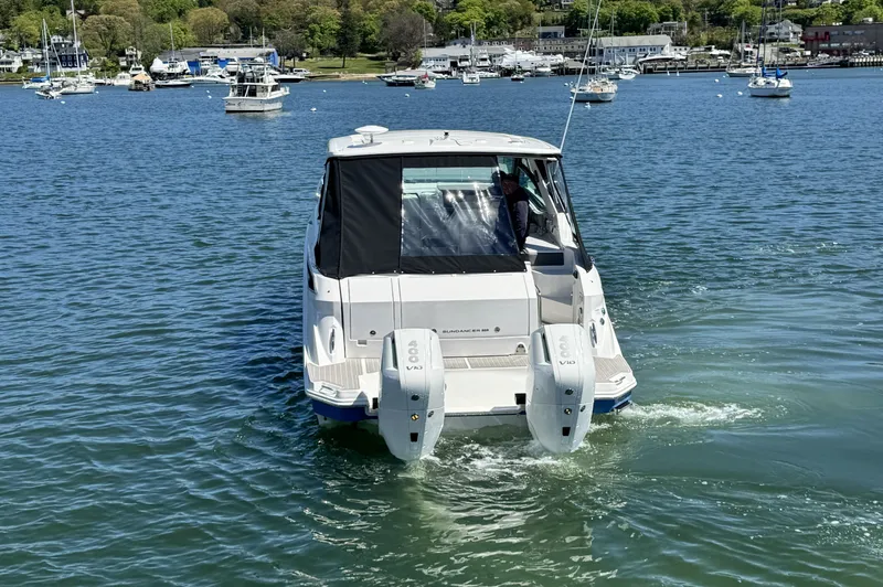 Slide: The Image of Sea Ray Sundancer 320 Outboard 2026 - 47