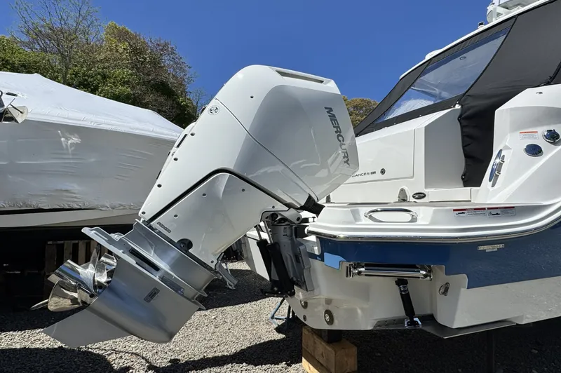 Slide: The Image of Sea Ray Sundancer 320 Outboard 2026 - 5