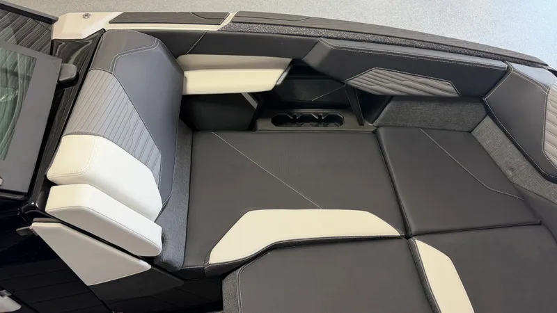 Slide: The Image of Mastercraft X24 2026 - 75