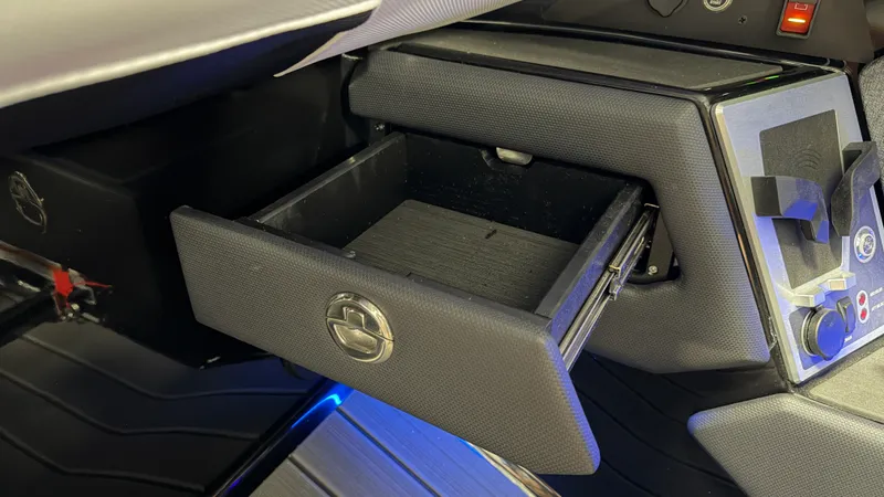 Slide: The Image of Mastercraft X24 2026 - 70