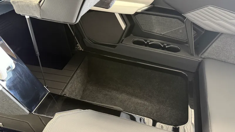 Slide: The Image of Mastercraft X24 2026 - 77