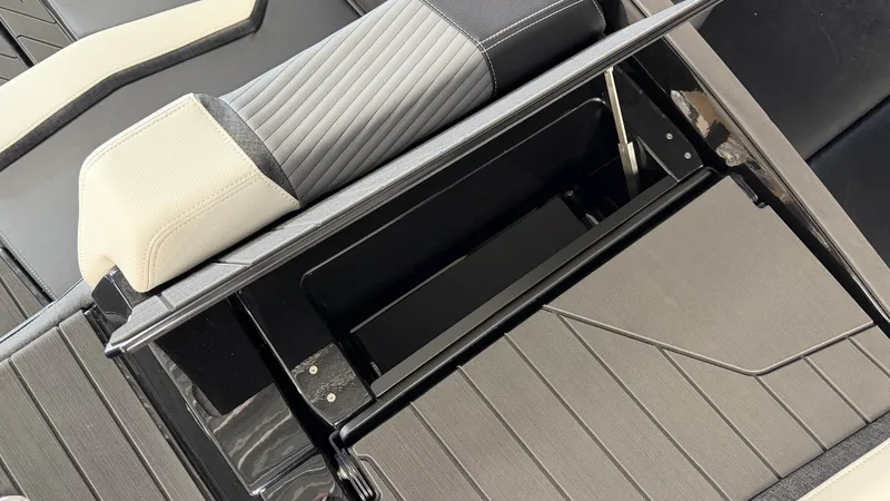 Slide: The Image of Mastercraft X24 2026 - 22